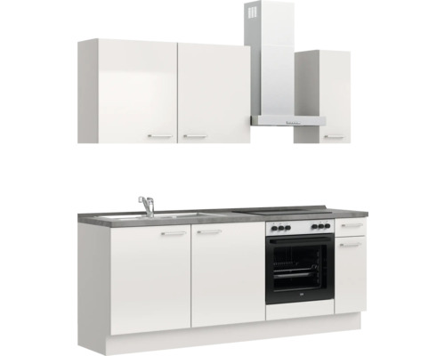 Küchenzeile mit Spüle, Herd und Dunstabzugshaube