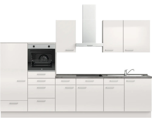 Komplette Küche mit Elektrogeräten, Spüle, Herd, Dunstabzugshaube und Schränken