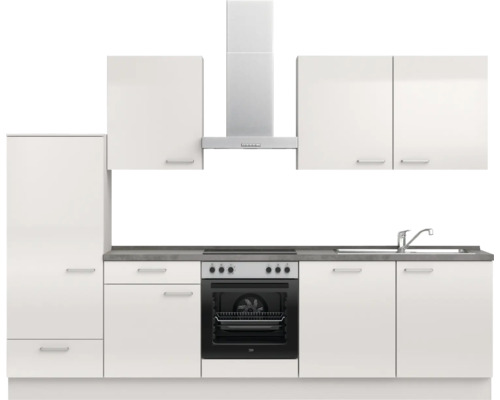 Komplette Küchenzeile mit Spüle, Herd, Backofen, Dunstabzugshaube und Schränken