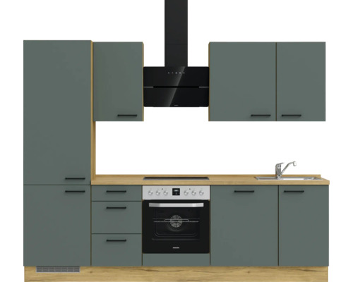 Küchenzeile mit Hängeschränken, Spüle und Dunstabzugshaube