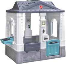 Spielhaus mit Grill, Briefkasten und Uhr