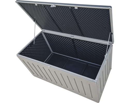 Geöffnete Aufbewahrungsbox aus Kunststoff mit Deckel für den Außenbereich