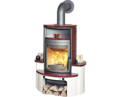 Kaminofen mit Holzfach und Abgasrohr