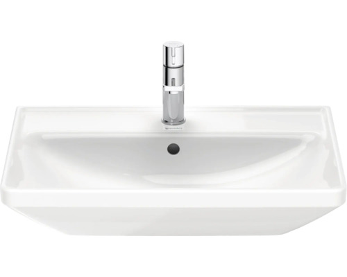 Waschbecken aus Sanitärkeramik mit Armatur