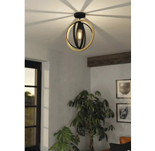 Deckenleuchte mit kreisförmigem Design in einem Wohnzimmer