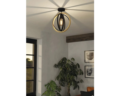 Deckenleuchte mit kreisförmigem Design in einem Wohnzimmer