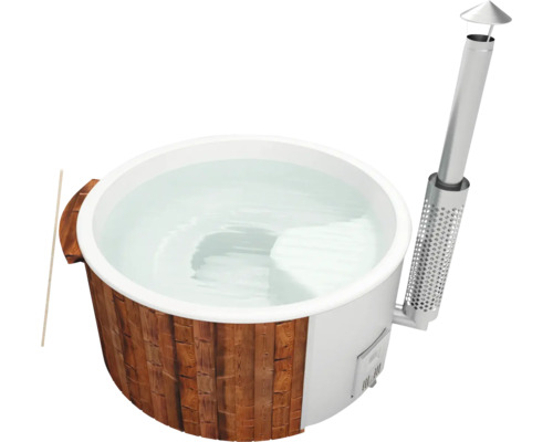Badezuber mit Holzofen und Schornstein