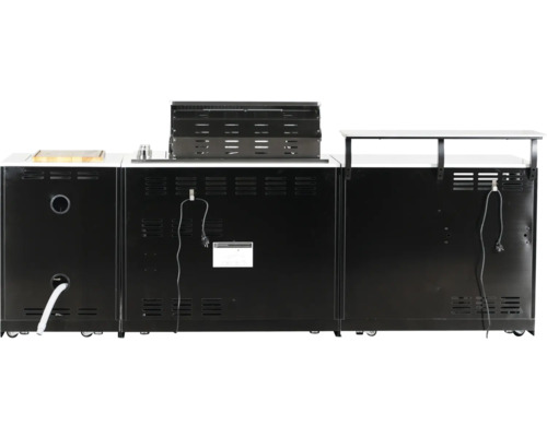 Rückansicht einer Outdoor Küche mit verschiedenen Modulen