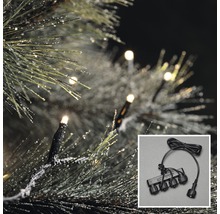 Lichterkette mit Anschlusskabel auf einem dekorierten Weihnachtsbaum