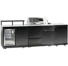 Moderne Outdoor-Küche mit Grill, Kühlschrank und Stauraum auf Rollen