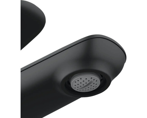 Detailaufnahme einer schwarzen Armatur mit Luftsprudler