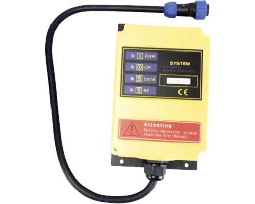 Gelbes Kontrollgerät mit Kabel und Aufschrift System Remote Controller.