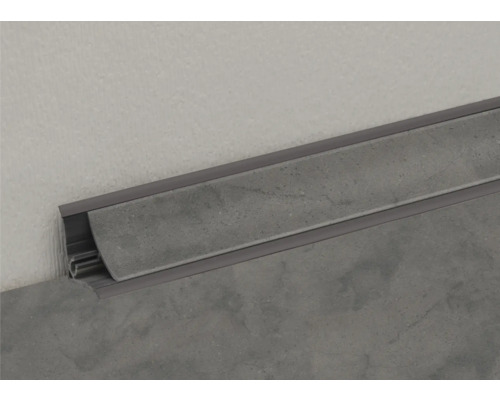 Sockelleiste aus Kunststoff mit Kabelkanal