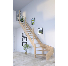 Holztreppe mit Geländer in einem hellen Raum