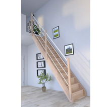 Holztreppe mit Geländer im Wohnraum