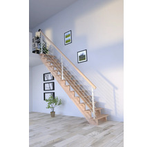 Holztreppe mit Edelstahlgeländer in einem hellen Raum