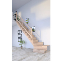 Helle Holztreppe mit Geländer in einem modern eingerichteten Raum mit Bildern an der Wand und Regalen
