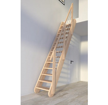 Holztreppe mit Geländer und Handlauf im Innenraum