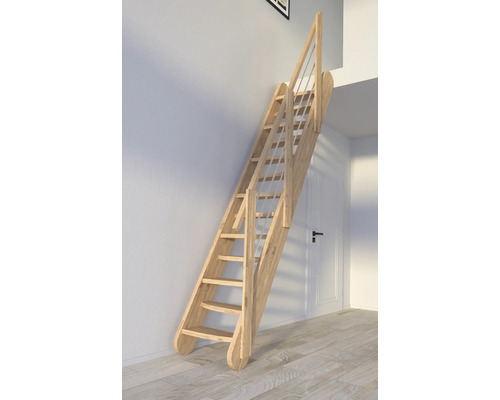 Holztreppe im Raum