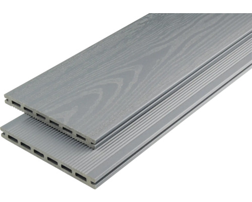 Zwei graue Terrassendielen aus Kunststoff mit Holzstruktur