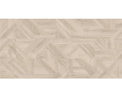 Helle Bodenfliesen mit Holzoptik im Fischgrätenmuster