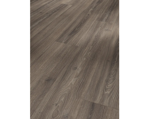 Nahaufnahme von Laminatboden mit Holzoptik