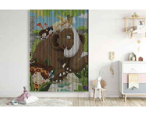 Kinderzimmer mit Wandbild mit Bär und seinen Freunden