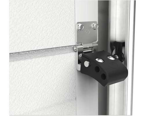 Detailansicht einer Garagentorverriegelung mit Hebel