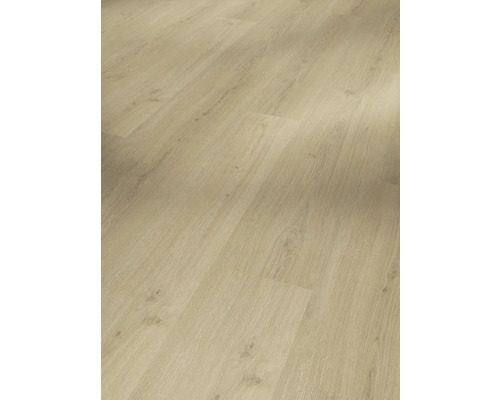 Detailaufnahme von Laminatboden mit Holzstruktur