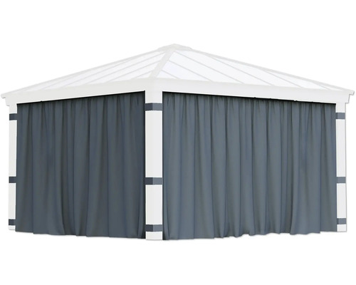 Pavillon mit Vorhängen