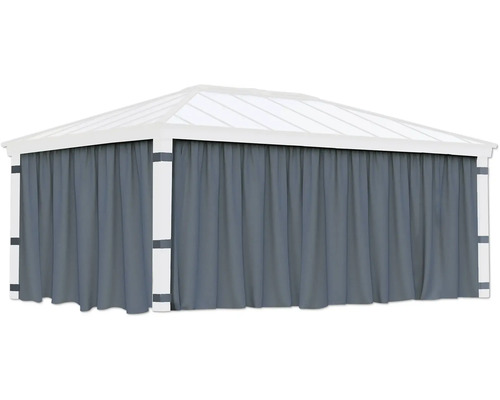 Pavillon mit Vorhängen