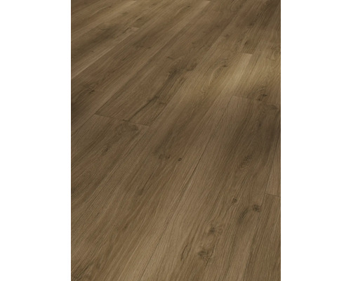 Nahaufnahme eines Laminatbodens mit Holzoptik