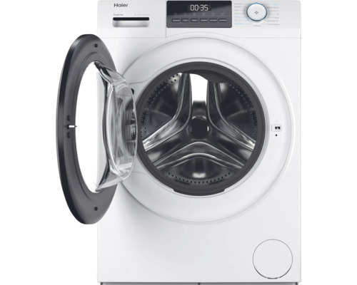 Geöffnete Haier Waschmaschine mit digitaler Anzeige