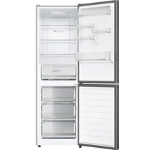 Geöffneter Kühlschrank mit Glasregalen und Gefrierfach