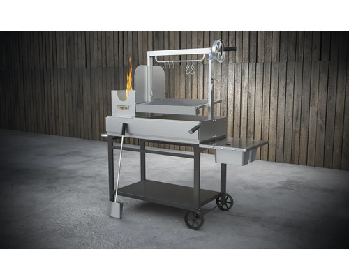 Grillwagen mit Feuerstelle und Grillrost, Grillspieß und Haken