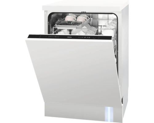 Offener Geschirrspüler mit Geschirr