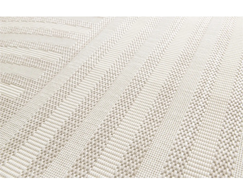 Nahaufnahme eines Teppichs mit geometrischem Muster