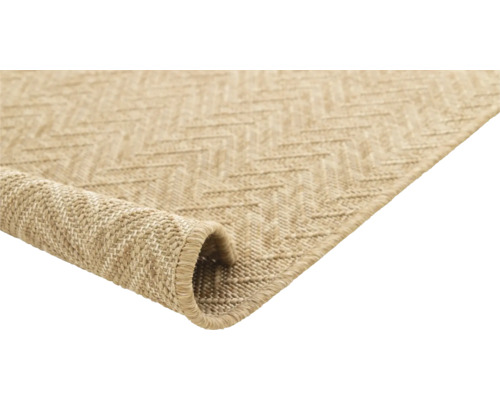 Teppich mit Zickzackmuster, aufgerollt