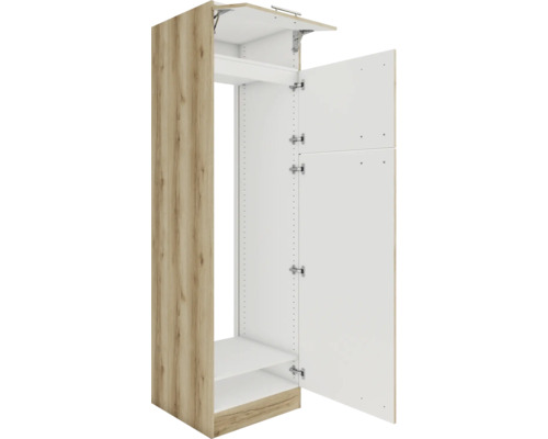 Offener Holzschrank mit Regalböden