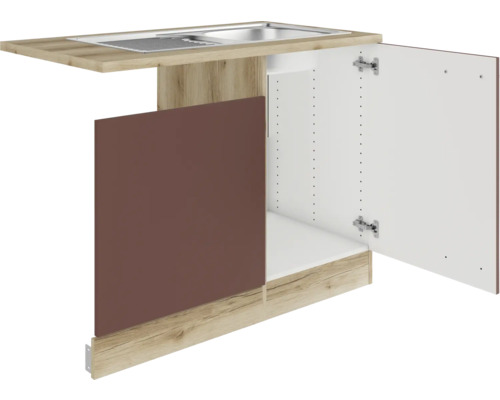Küchenspüle mit Unterschrank und offener Tür