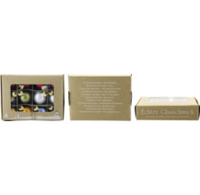 Verpackung mit Christbaumkugeln aus Glas