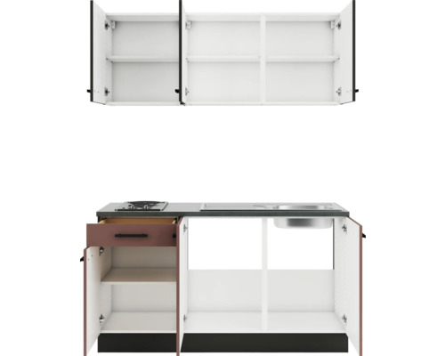 Küchenzeile mit Spüle, Kochfeld und Stauraum in offenen Ober- und Unterschränken