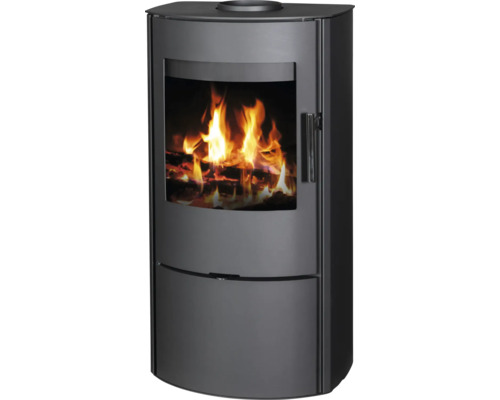 Kaminofen mit Brennholz und Flammen