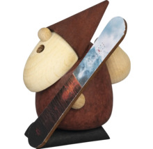 Holzfigur eines Wichtels mit Snowboard als Dekoration