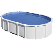 Ovaler Swimmingpool mit Stahlwand und Wasser