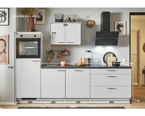 Küchenzeile mit Elektrogeräten und Maßangaben