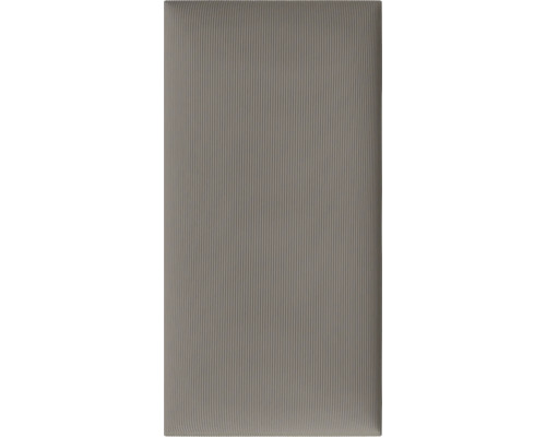 Graue, gerippte Platte im Detail.