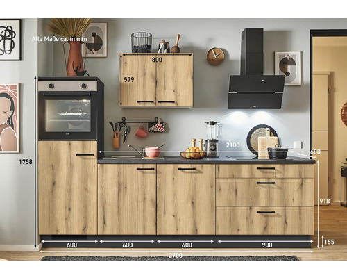 Küchenzeile mit Backofen, Dunstabzugshaube und Holzoptik Fronten