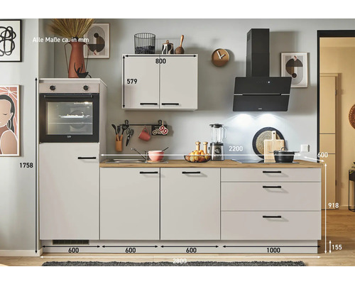 Küchenzeile mit Elektrogeräten und Maßangaben