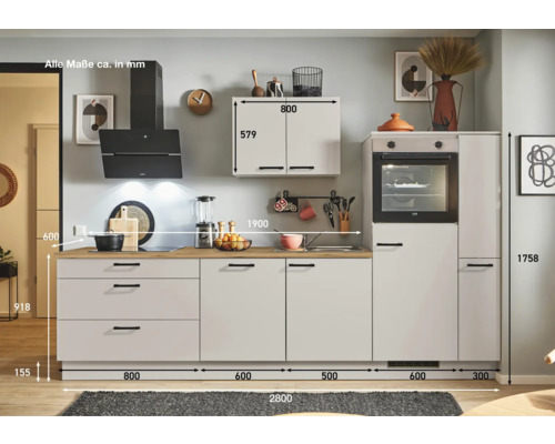 Küchenzeile mit Einbaubackofen, Dunstabzugshaube und Maßen